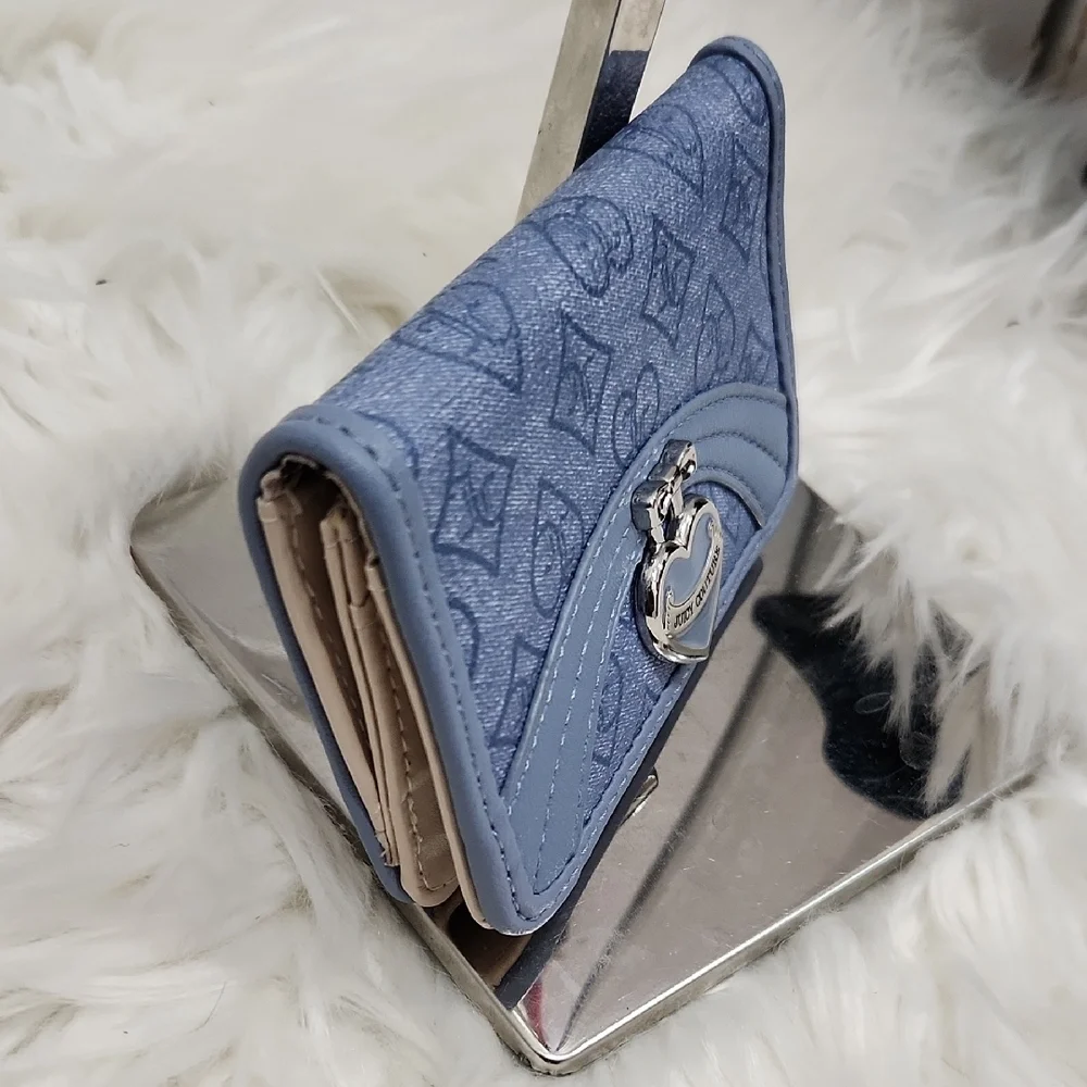 💙▪️Juicy Couture ▪️Blue Wallet with Heart Charm Nwot